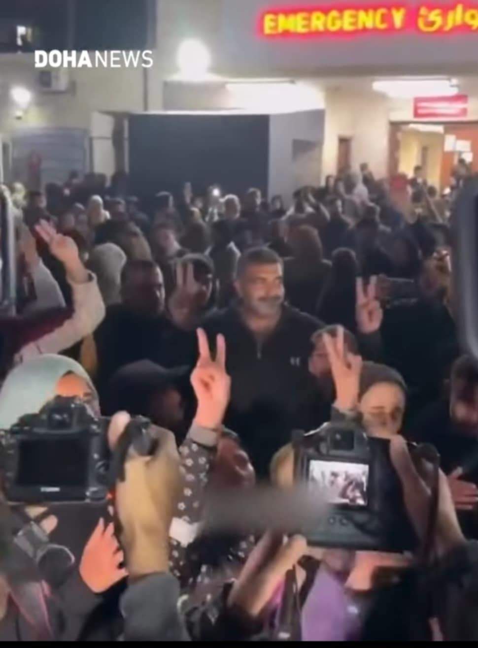 Na snagu stupio prekid vatre u Gazi, Palestinci pjevaju, plešu i plaču od sreće (Video)